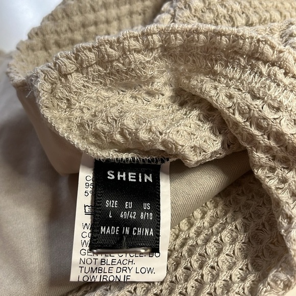 SHEIN tan crop top scalloped edge on bottom lined in front textured fabric sz L - Picture 5 of 7